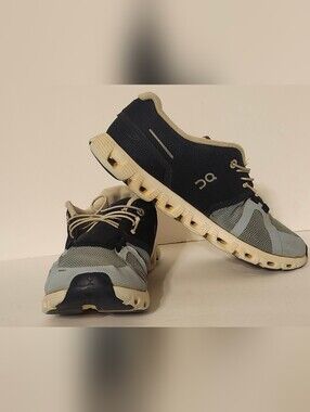 On Running Cloud Lightweight Women’s Running Shoe — Black & Cream